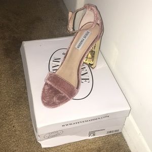 Steve Madden. Pink heels.